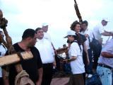 السيدة الأولى أسماء الأسد في وداع السفينة فينيقيا بميناء أرواد في آب 2008