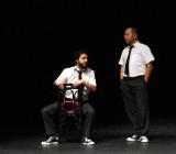 الممثلان حسام الشاه وعاصم حواط في العرض المسرحي حكاية علاء الدين لفرقة كون