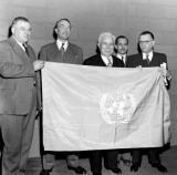 فارس الخوري في الأمم المتحدة عام 1945 يوم إعلان شعار المنظمة الدولية