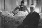 الشيخ محمد بهجت البيطار يزور الفارس في مشفى المجتهد عام 1960