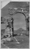 صورة قديمة لقوس النصر في تدمر قبل ترميمه