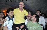 فيكتور بابينكو مع وسيم إبراهيم ومجموعة من طلبته في حفل وداعه بدمشق