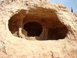 العثور على خمسة مدافن أثرية في داريا وآخر في أشرفية صحنايا تعود إلى القرن الثالث والرابع الميلادي