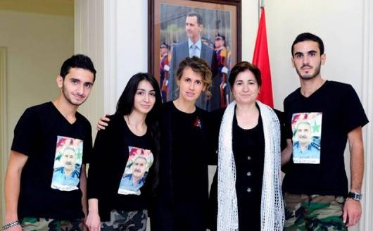 السيدة أسماء الأسد تتواصل مع أسر الشهداء