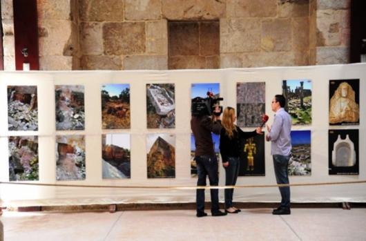 لقطات من معرض صور ضوئية توثق الانتهاكات التي لحقت بالتراث الأثري السوري