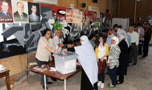 مشاهد للمواطنين السوريين في يوم انتخاب رئيسهم
