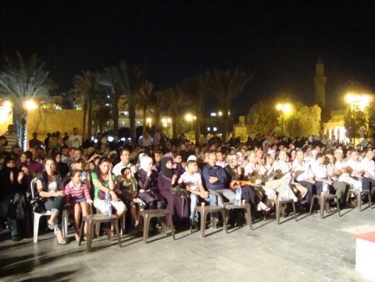 جمهور كبير أمام قلعة حلب
