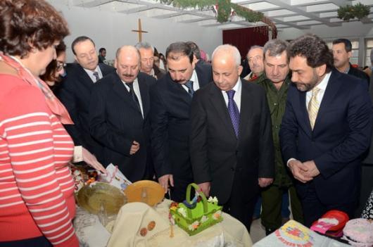 لقطات من افتتاح السوق الخيري لمعهد حلب العلمي للبنات