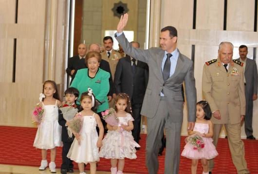 الرئيس الأسد مع أطفال الشهداء بمناسبة ذكرى الشهداء