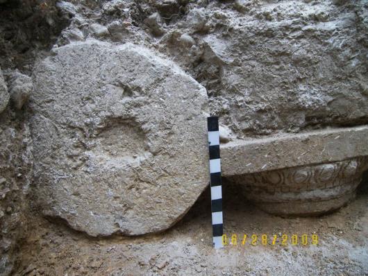 قطع حجرية رومانية معاد استخدامها
