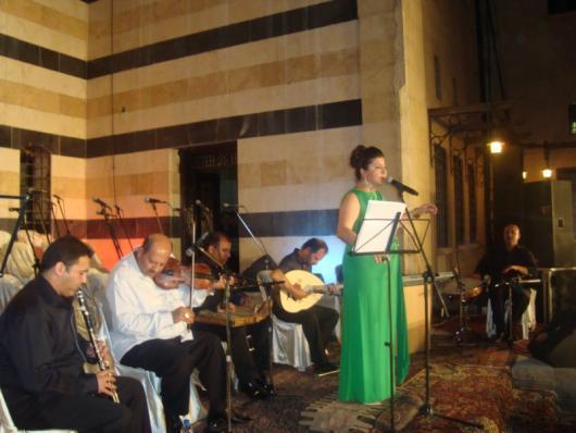 فرقة النغم الأصيل التركية مع المغنية جيهام غوردال في عيد الموسيقى بحلب