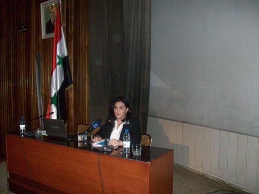 المهندسة ريم عبد الغني في محاضرتها حول القدس