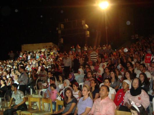 جانب من الحضور في حفل ناصيف زيتون على مدرج قلعة حلب