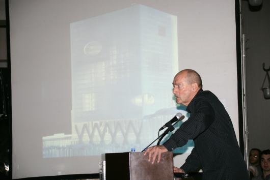 المعماري العالمي ريم كولهاس يحاضر في مركز رضا سعيد للمؤتمرات بجامعة دمشق