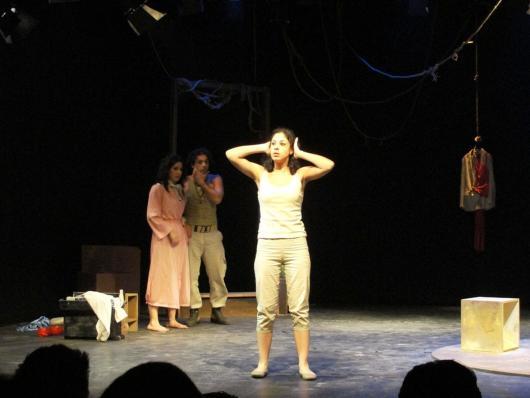من العرض المسرحي ليلة القتلة للمخرج مأمون كامل خطيب على مسرح القباني بدمشق